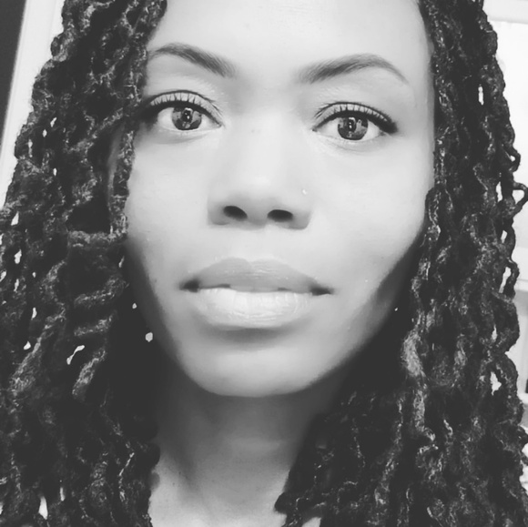 Meet your Posher, Gabrielle - Picture 2 of 2